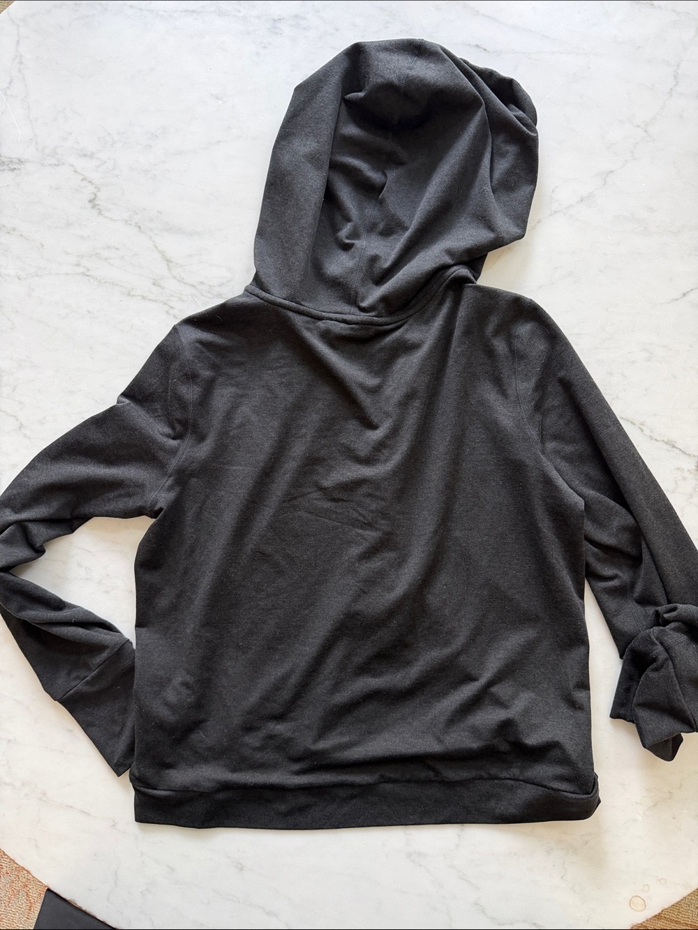 Vuori womens’ Black pull over Hoodie Sweater - Picture 5 of 6
